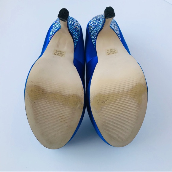 Steve Madden Blue Satin Partyy-R Heels Size: 6.5 - Picture 5 of 7
